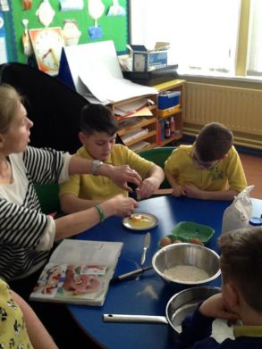 Mrs Devine's class had a great afternoon making pancakes